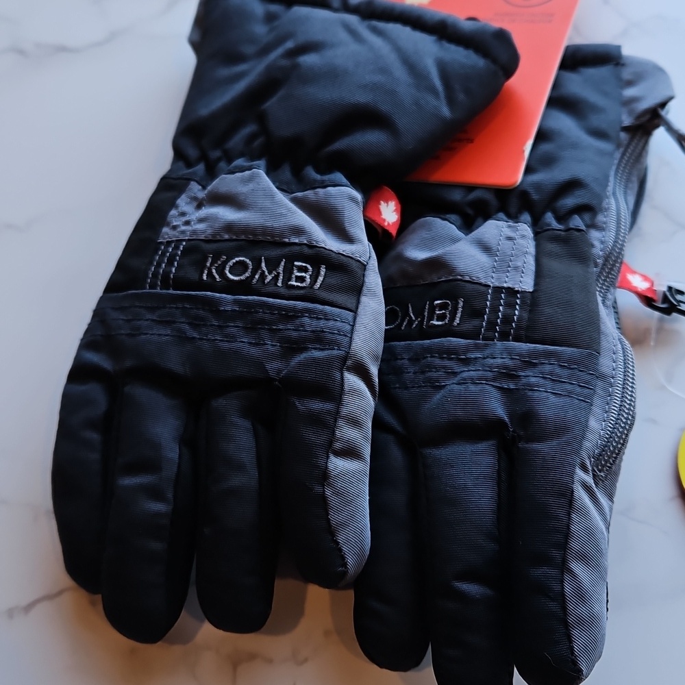 Kombi Kids' Black and Gray Peewww Winter Gloves S/M 3-5x NWT